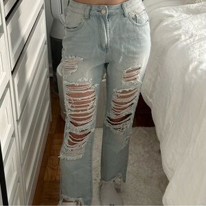 Light Wash Ripped Jeans